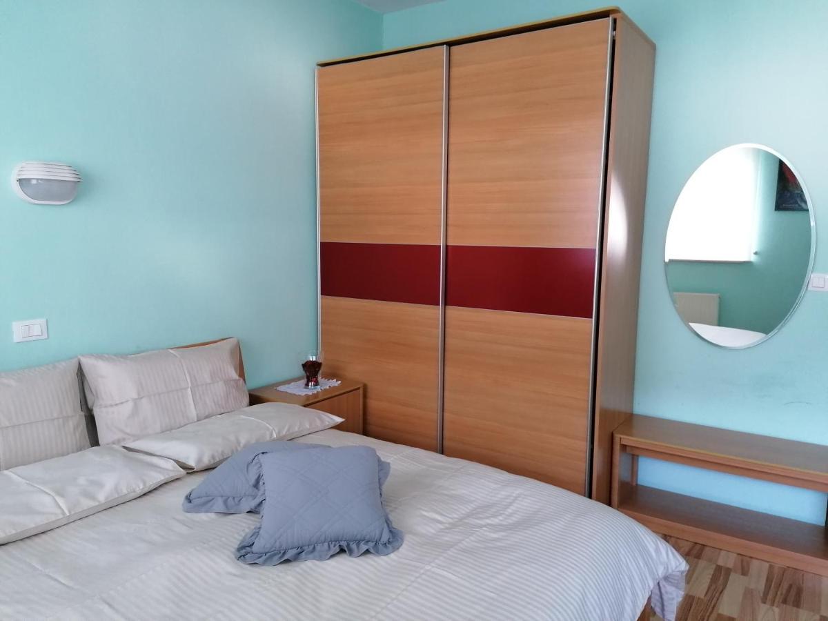 Apartment Modrina โคบาริด ภายนอก รูปภาพ