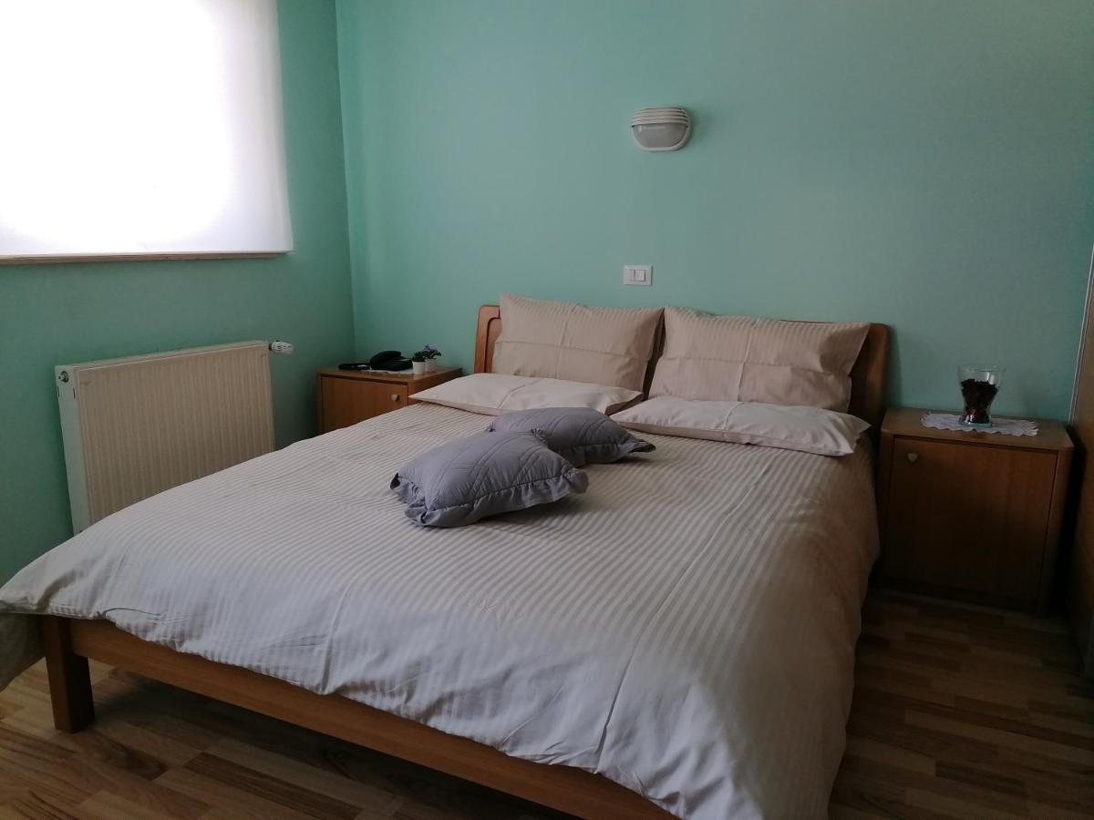 Apartment Modrina โคบาริด ภายนอก รูปภาพ