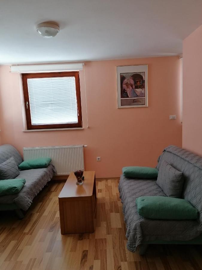 Apartment Modrina โคบาริด ภายนอก รูปภาพ