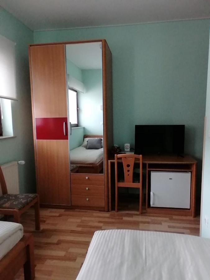 Apartment Modrina โคบาริด ภายนอก รูปภาพ