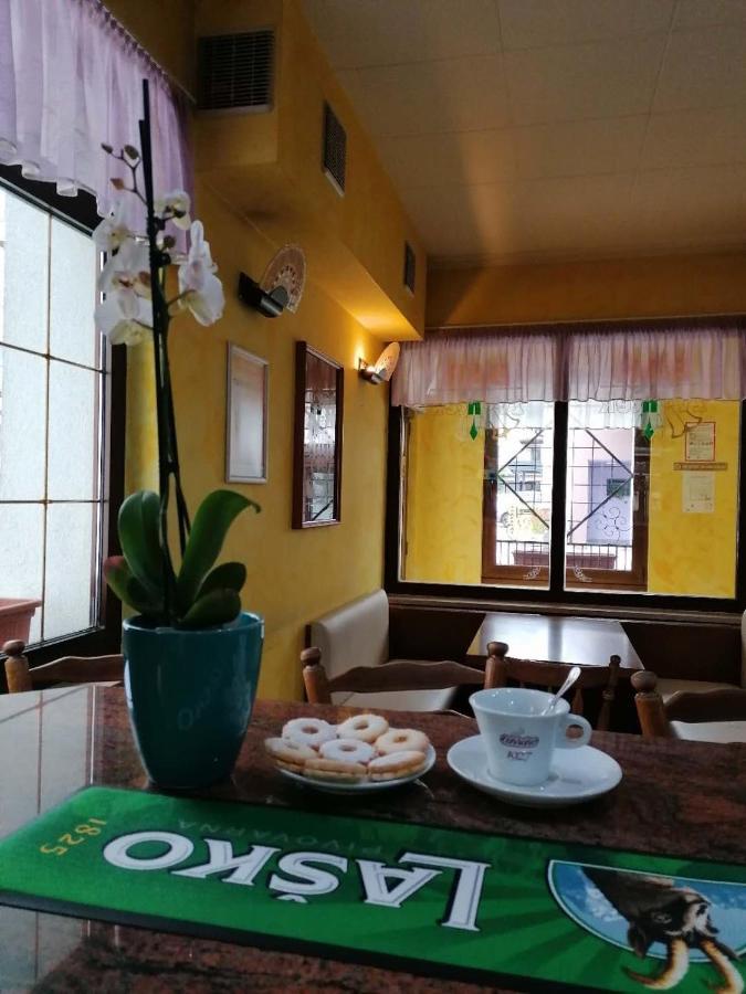 Apartment Modrina โคบาริด ภายนอก รูปภาพ