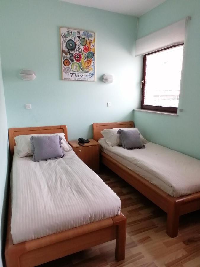 Apartment Modrina โคบาริด ภายนอก รูปภาพ