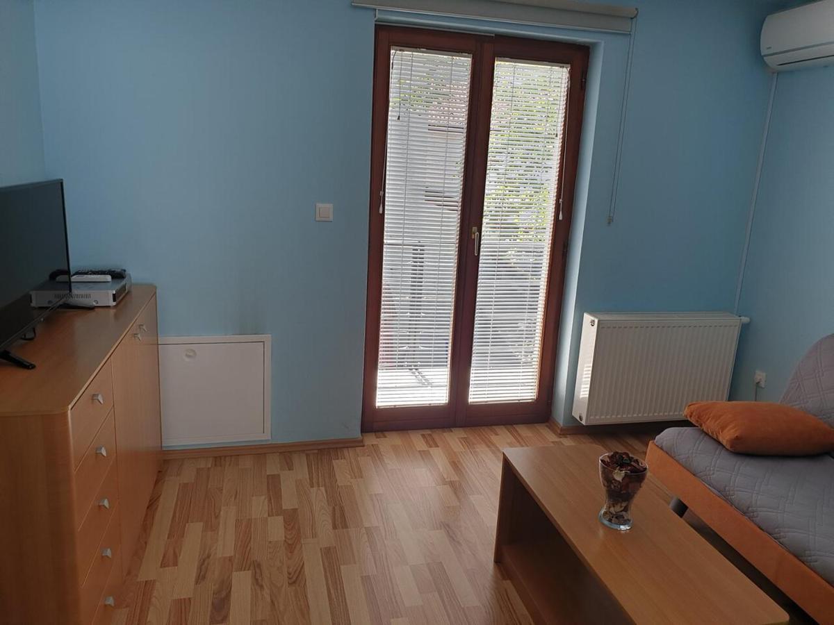 Apartment Modrina โคบาริด ภายนอก รูปภาพ