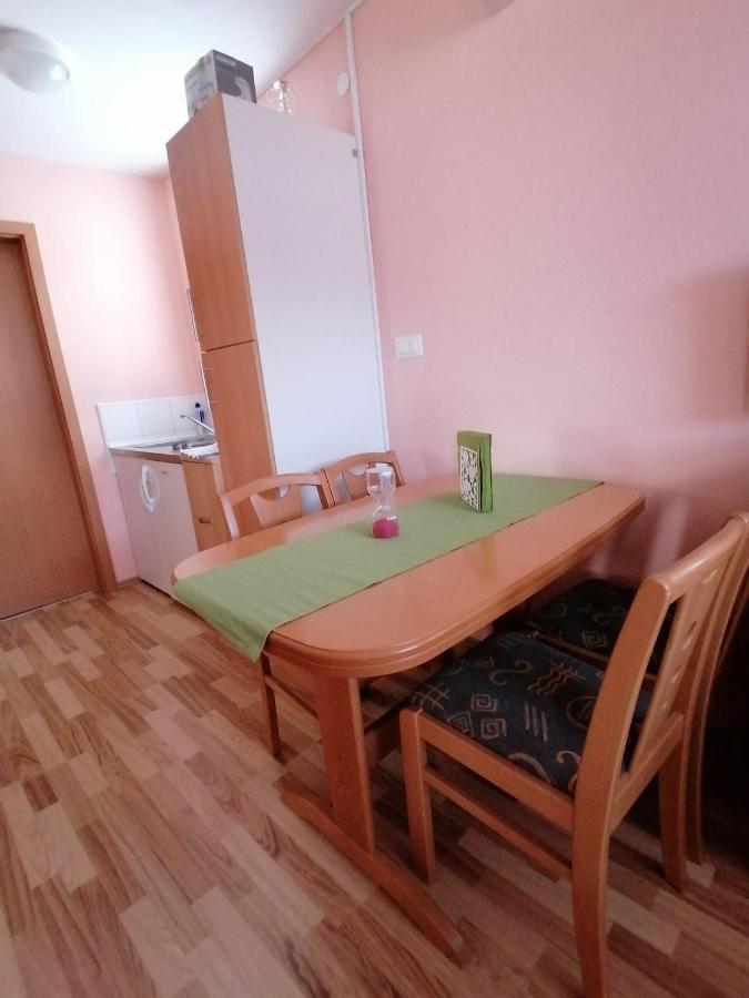 Apartment Modrina โคบาริด ภายนอก รูปภาพ