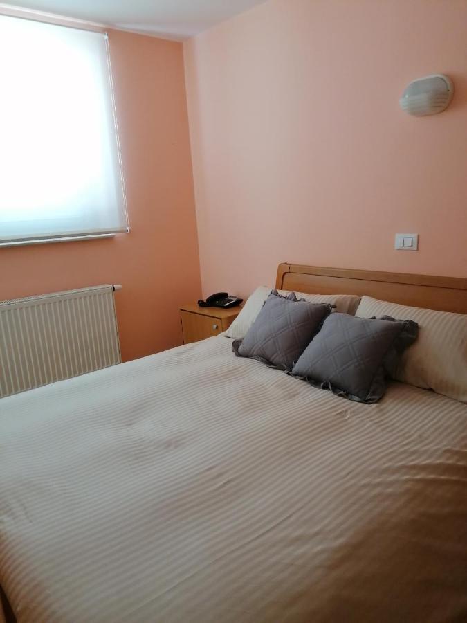 Apartment Modrina โคบาริด ภายนอก รูปภาพ
