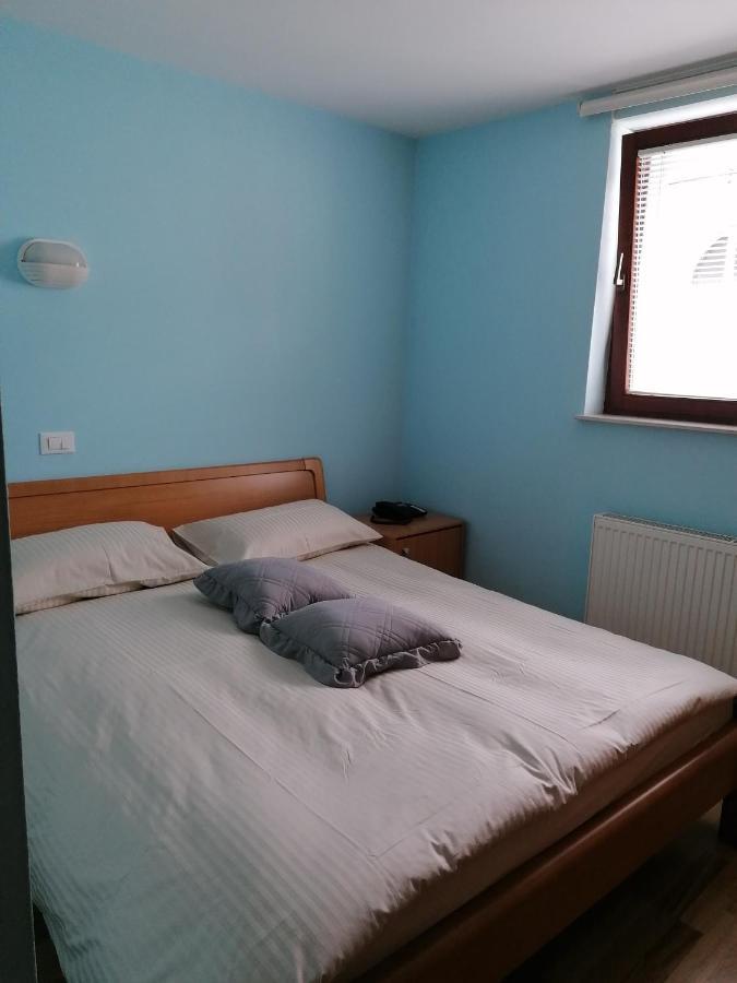Apartment Modrina โคบาริด ภายนอก รูปภาพ
